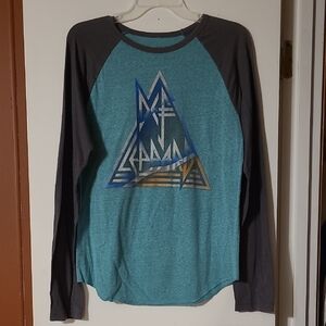 Def Leapard Graphic Long Sleeve Tee